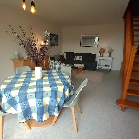 Apartamento Duplex Les Pieds Dans L' Eau Jullouville-les-Pins Exterior foto